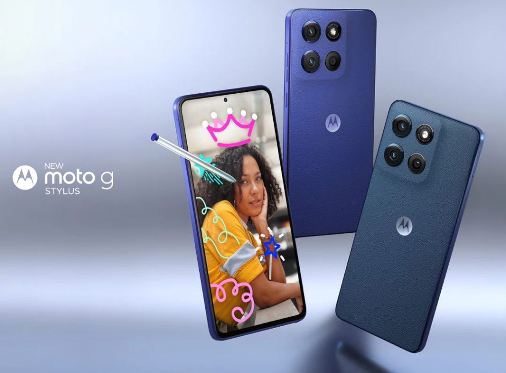 Moto G Stylus 2025 in two blue color options