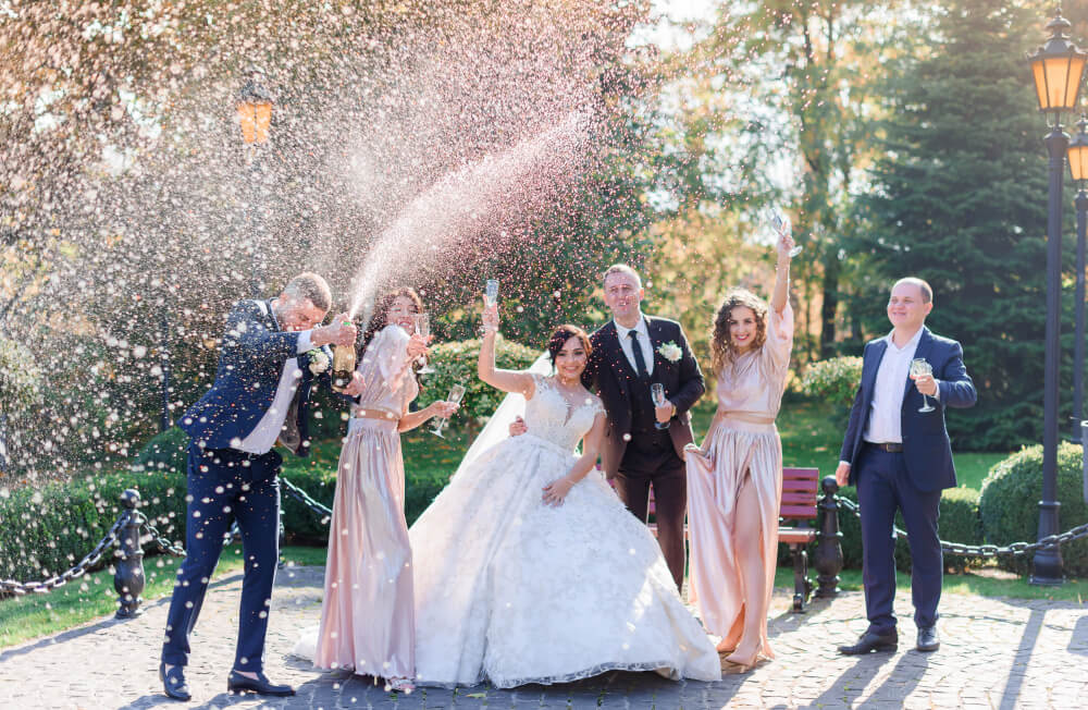 How to Save Money on a Wedding: 15 Budget-Friendly Ideas