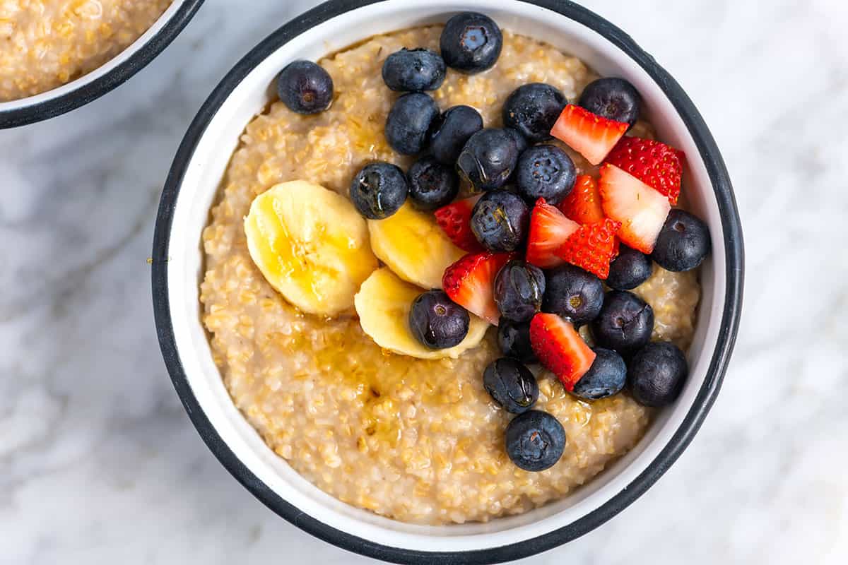 Oatmeal with berries