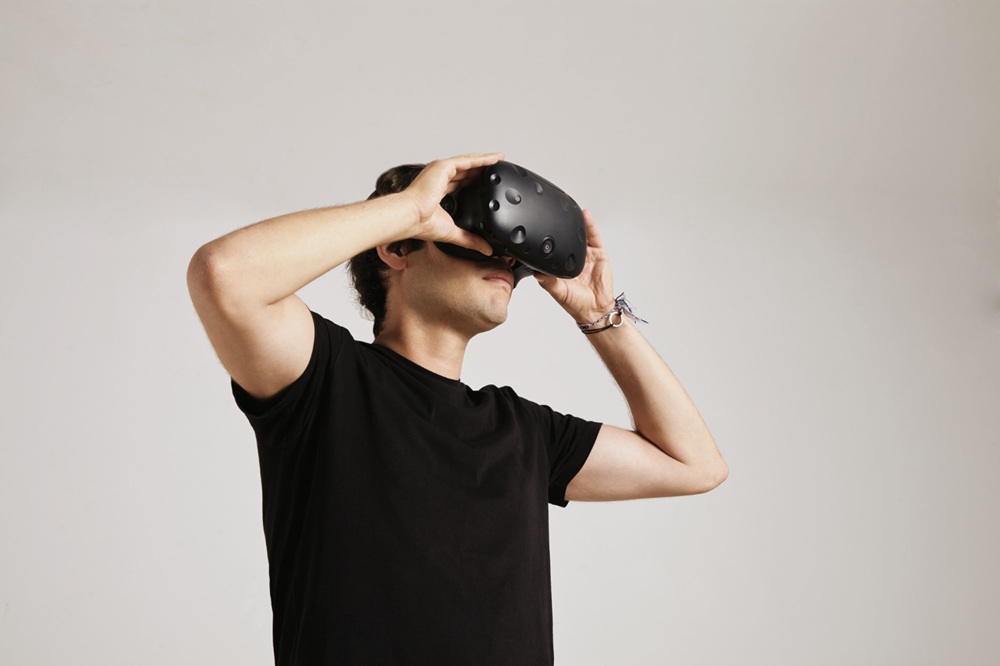 How to Use Virtual Reality Headset in 9 Easy Steps